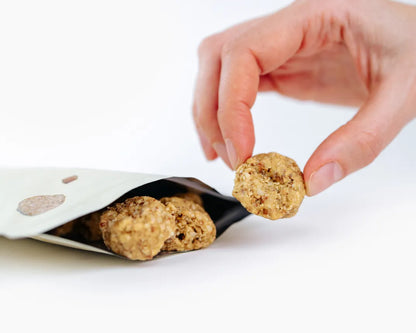BIO Mini Cookies ⁠–⁠ glutenfreie Haferkekse mit gesalzenes Karamell und Mandeln 100 g